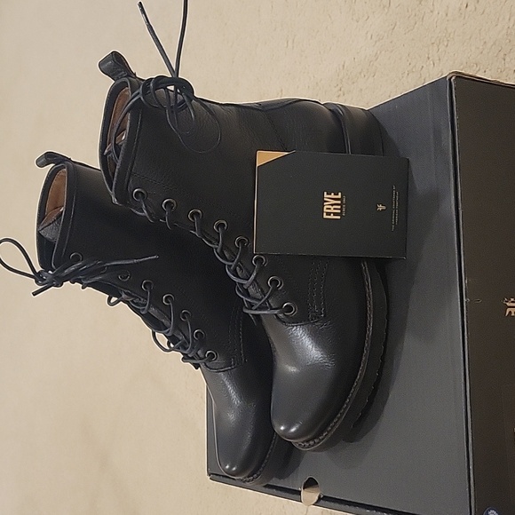 Frye Veronica Women's Combat Lace-Up Black Boots. Size 7.5. - Picture 4 of 7